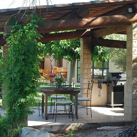 Provencal Villa, Luberon Park * Maubec (Vaucluse)